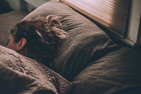Sommeil Réparateur : 12 Techniques Scientifiques pour Mieux Dormir en 2026